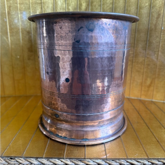 VTG hammered copper bucket planter French - Picture 7 of 8